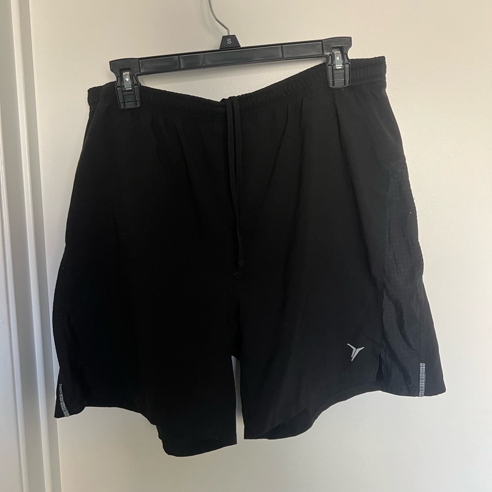 Old Navy Active Men’s Shorts Size L